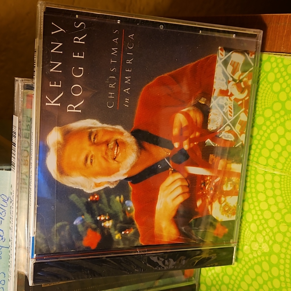 Kenny Roger's Christmas in America CD, New in Plastic